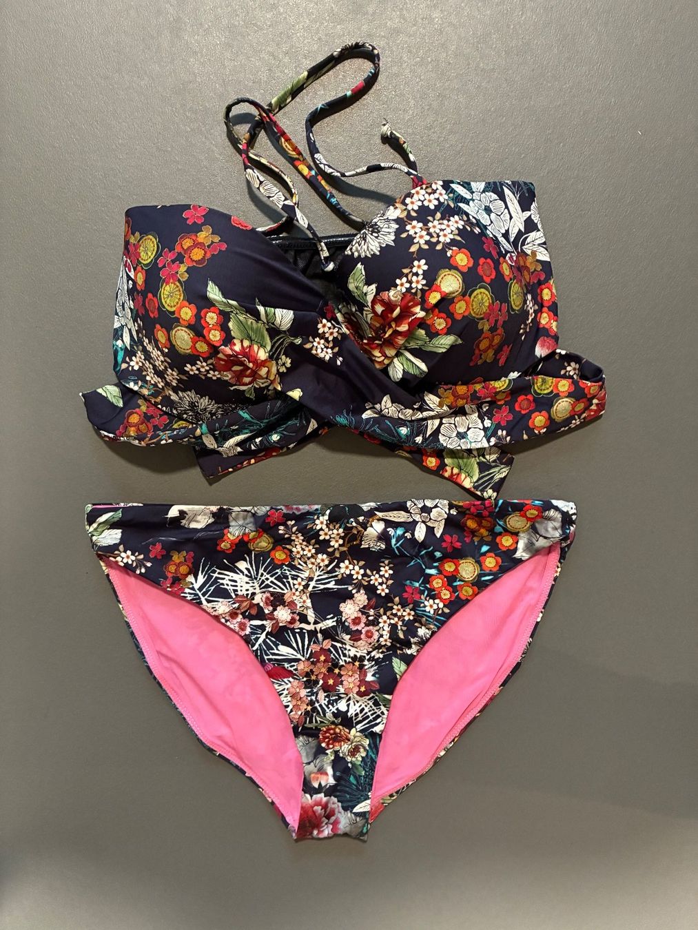 Costumi da bagno & Bikini: Bikini blau mit Blumenmuster – Usato da Bütschwil venduto da Moha2