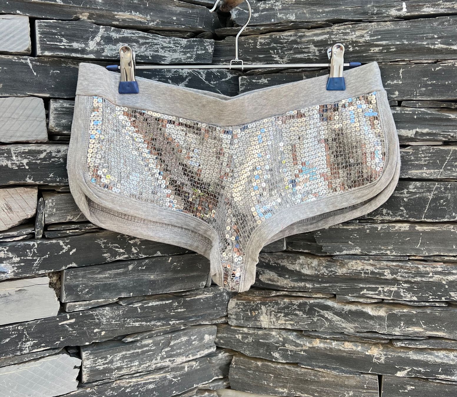 Oysho Pantaloni: Pailletten-Shorts – Nuovo (secondo la descrizione) da Tagelswangen venduto da fireiceprincess 2