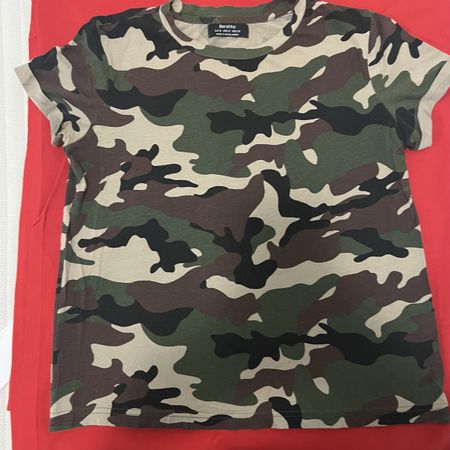 Bershka T-Shirt, Gr. S, Camouflage Look - Top Zustand!
