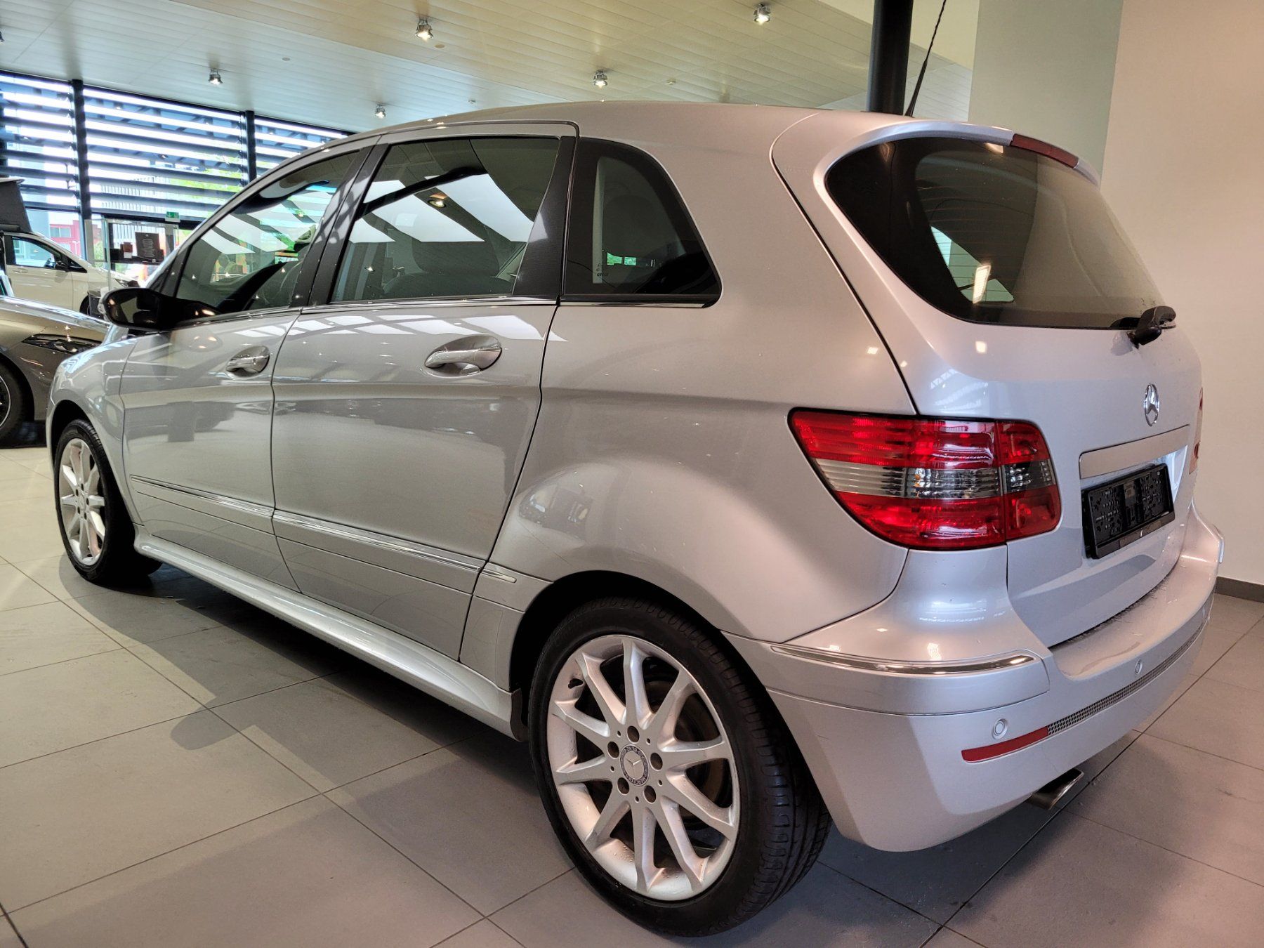 Mercedes-Benz Autos: Mercedes-Benz B 170 – Gebraucht aus St. Gallen von HirschAutomobileAG 6
