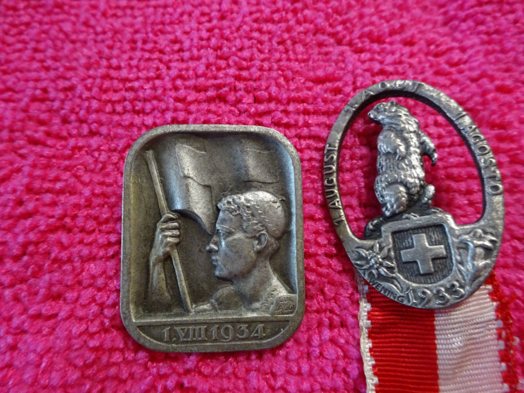 Medaglie: 1.AUGUST ABZEICHEN 1933-34 / HENRY DUNANT 1928 – Usato da Pfäffikon ZH venduto da Mausimaus1 1