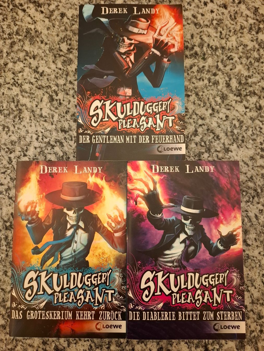 Bücher: Skulduggery Pleasant 1-3 von Derek Landy – Gebraucht aus Winterthur von rahelmedeaL