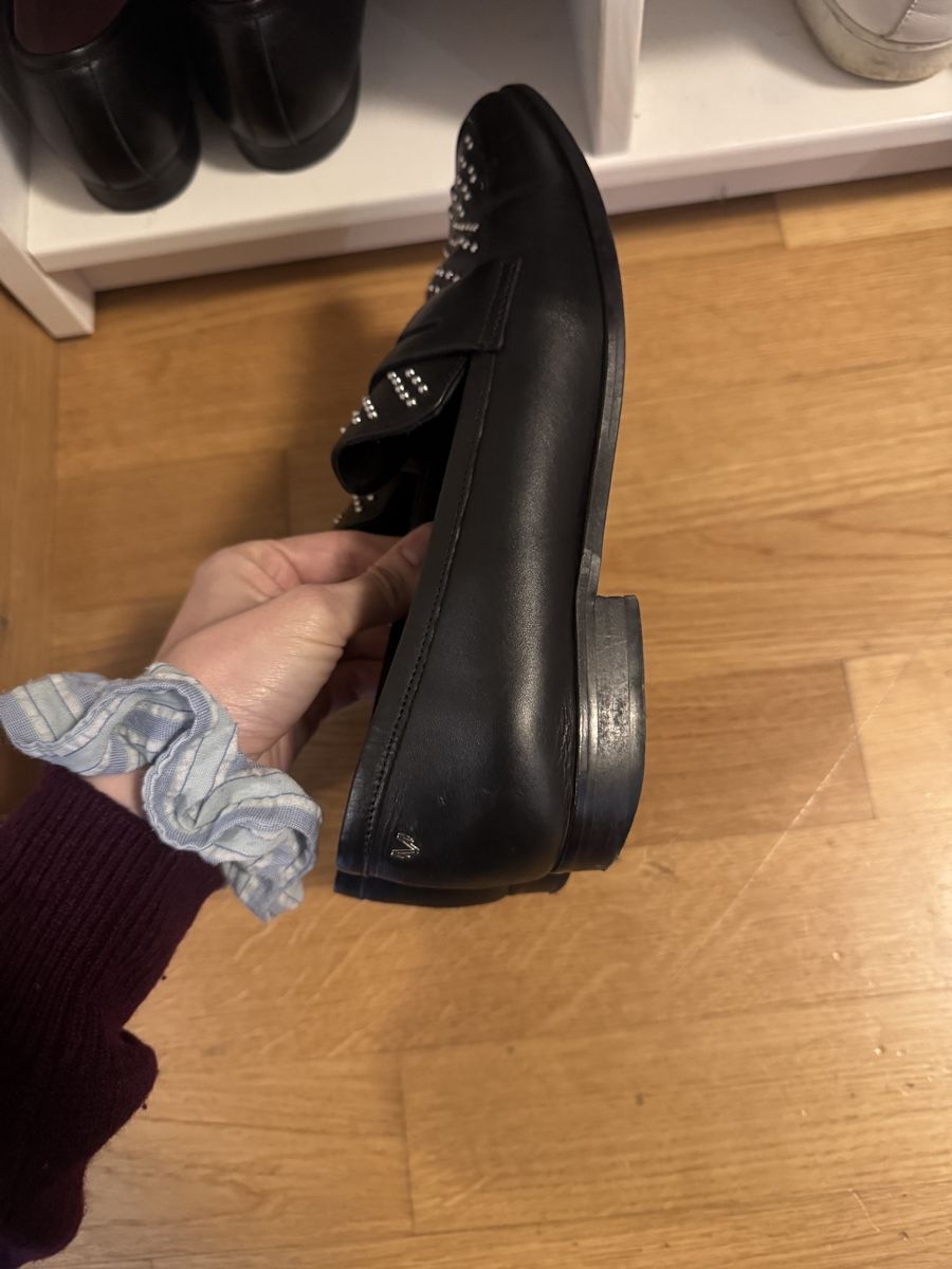 Scarpe da donna: Black leather shoes loafers martinelli 38 – Usato da Zürich venduto da Lovelyperfumes 2
