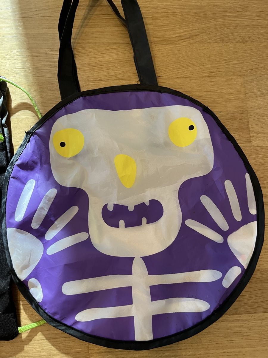 Borse & Zaini: 4 Turnbeutel und 1 Halloween Beutel – Usato da Winterthur venduto da Tim_76 4
