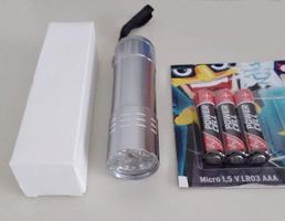 Helle Taschenlampe ++ NEU ++, inkl. Batterien
