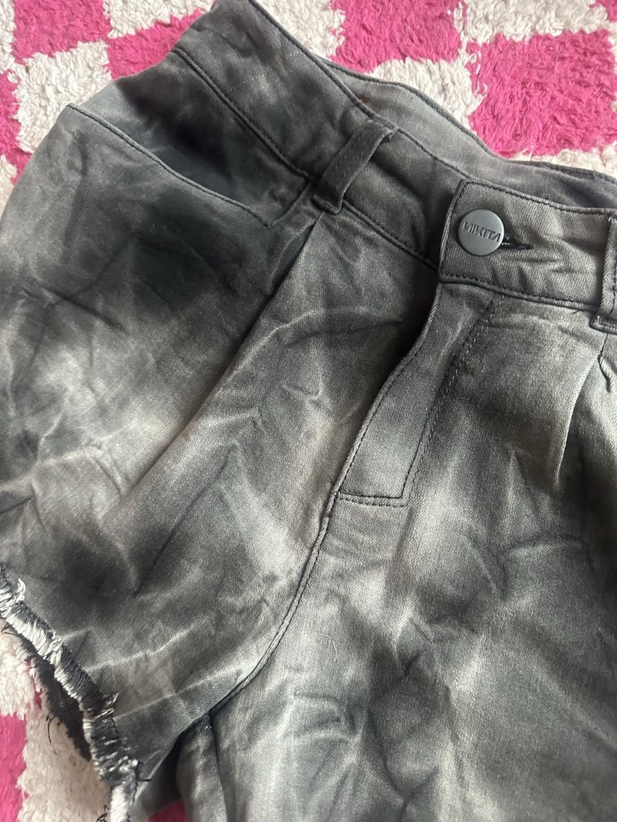 Pantaloni: Shorts von Nikita – Usato da Zürich venduto da PuraVida111 1