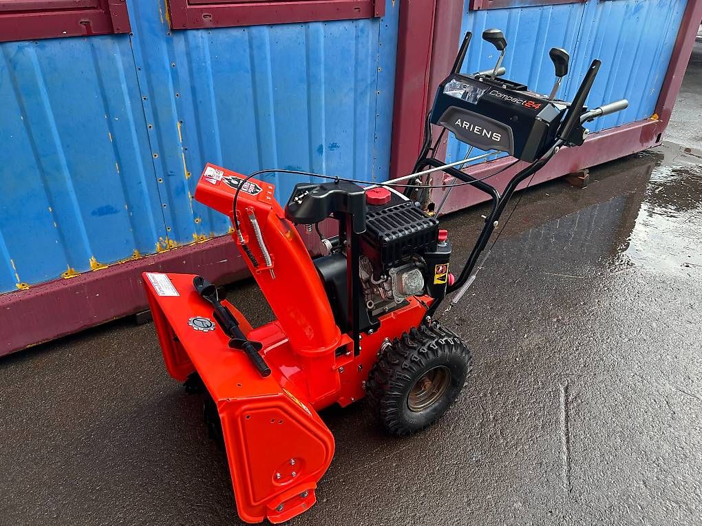 Tutte le macchine: Schneefräse Ariens ST24 – Usato da Sattel venduto da ZetorCabrio 2