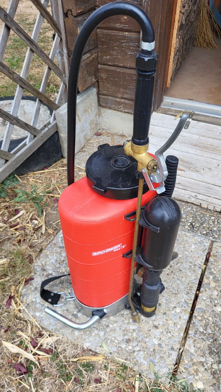 Medizinaltechnik: Drucksprüher Birchmeier Flex rot gebraucht 10L – Gebraucht aus Obergösgen von Tatzelwurm 2