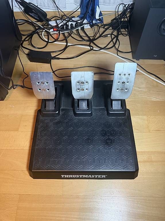 Controller: Thrustmaster T248 + T3PM Pedale  PS5 / PS4 / PC – Usato da bachenbülach venduto da G4609 1