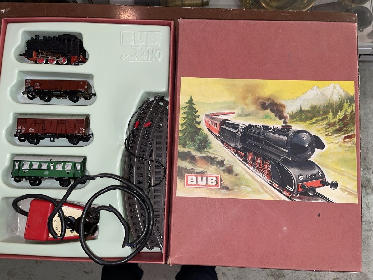 Modelleisenbahnen: BUB Eisenbahn HO Dampflok mit Wagen, Schienen, Trafo – Gebraucht aus Siebnen von speedy63 6