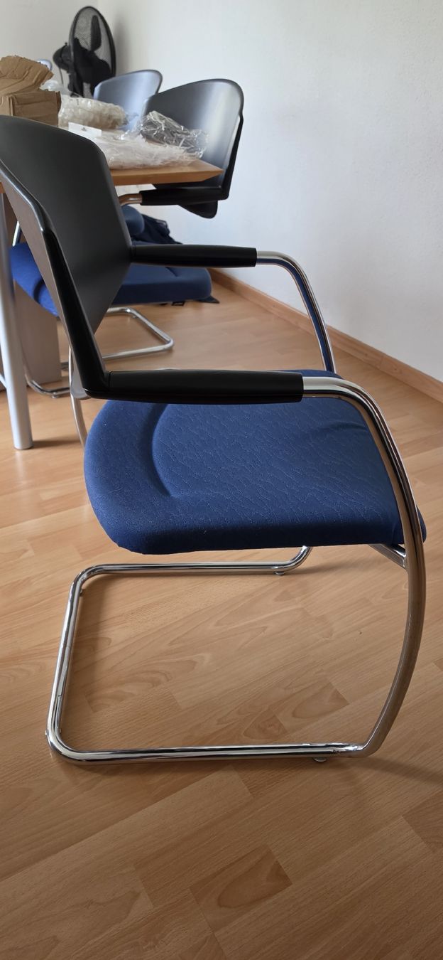Stühle: Stühle freischwingend 8 Stück – Gebraucht aus Wängi von chr_q92h 1