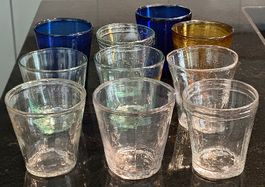 10 antike Gläser in verschiedenen Farben, schön als Deko