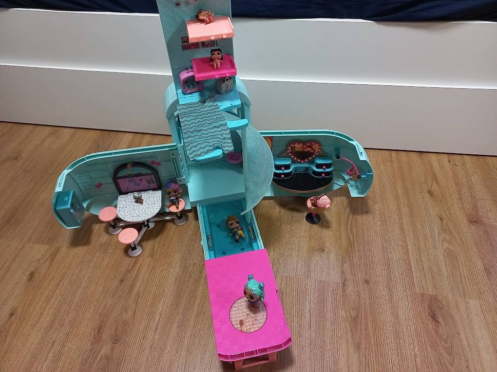 Spielzeuge: LOL Campingwagen  – Gebraucht aus Oberentfelden von dodo048