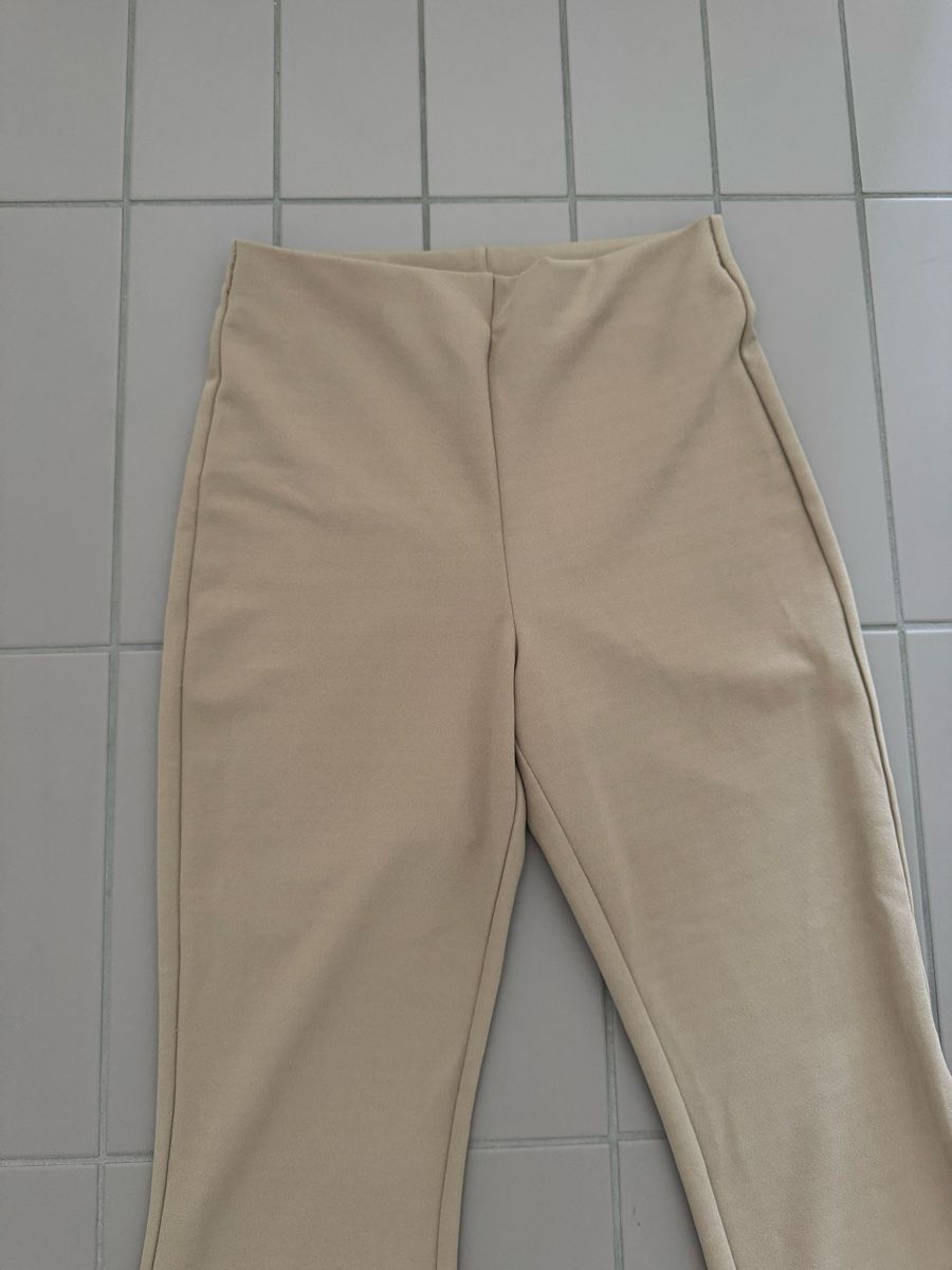 H&M Hosen: Wide leg Stoffhose, beige, S – Gebraucht aus Zürich von noura2202 1