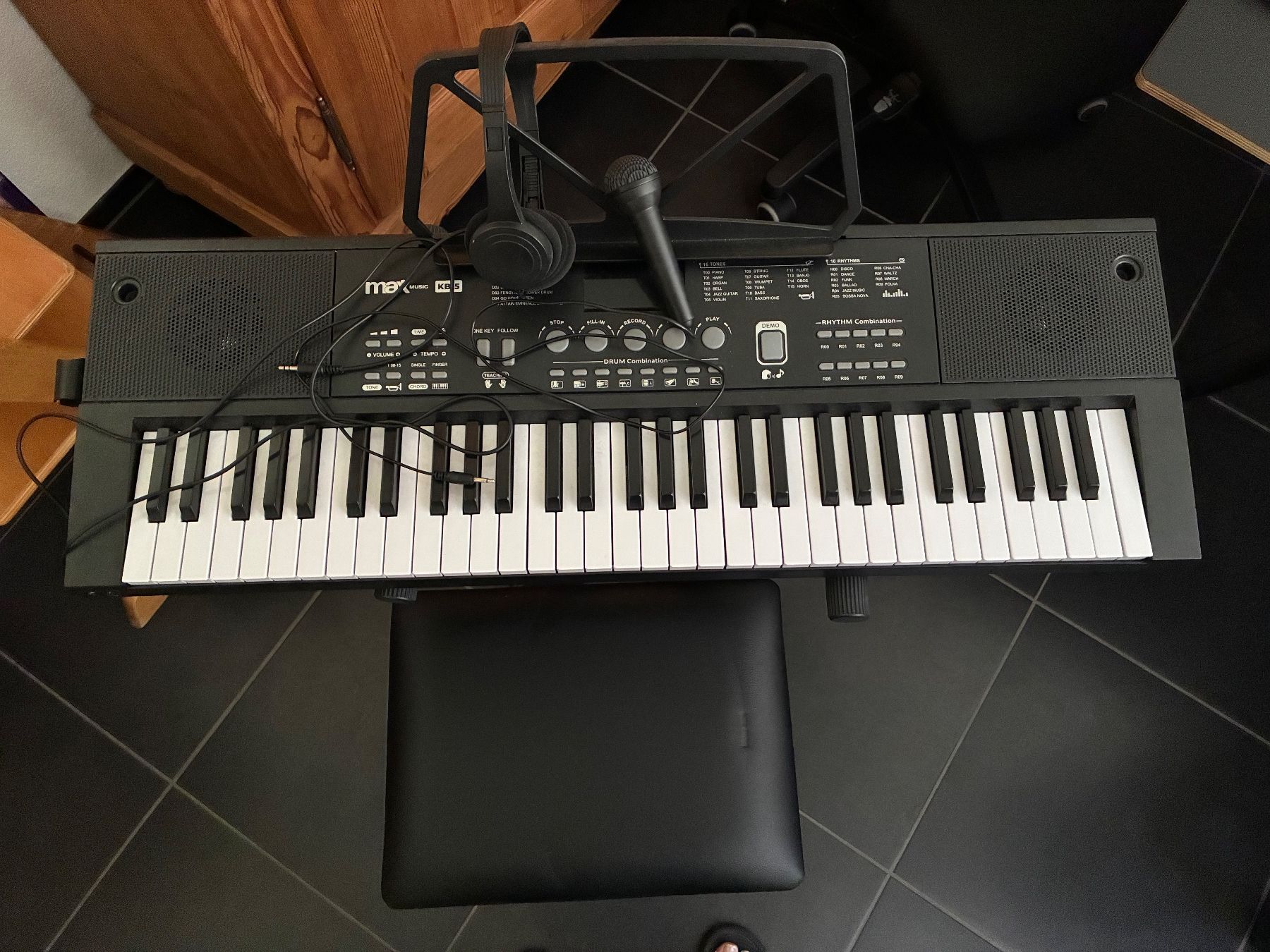 Strumenti musicali: MAX Keyboard KB15SET – Usato da Sennhof venduto da PaolaG01 1