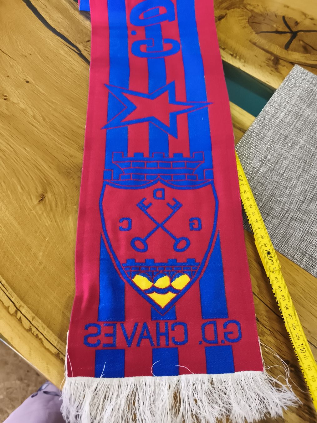 Foulard & Sciarpe: Der FussballfanSchal (A2) – Usato da Künten venduto da Schnaepplihuus 2
