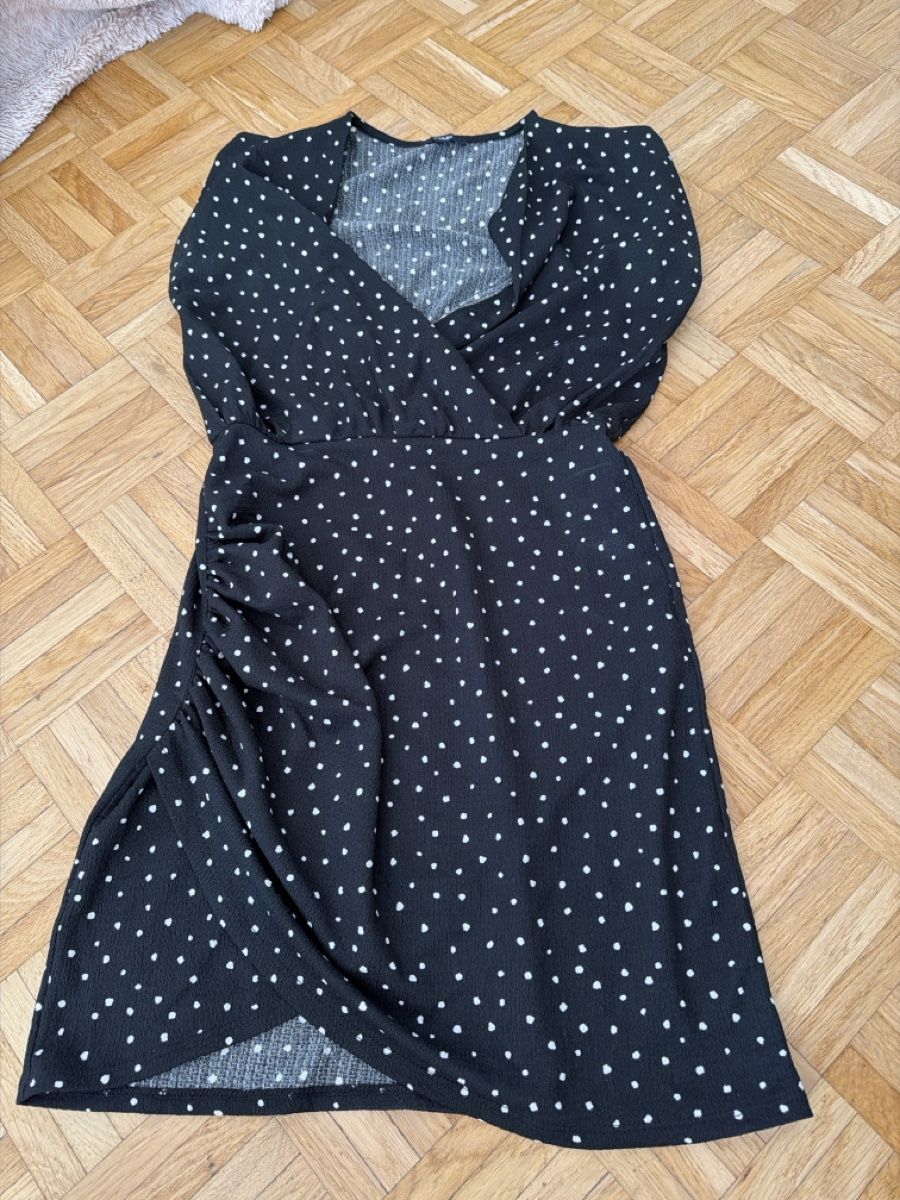 Vestiti: Robe noire et blanche KIABI  – Usato da Le Locle venduto da Mayd_h