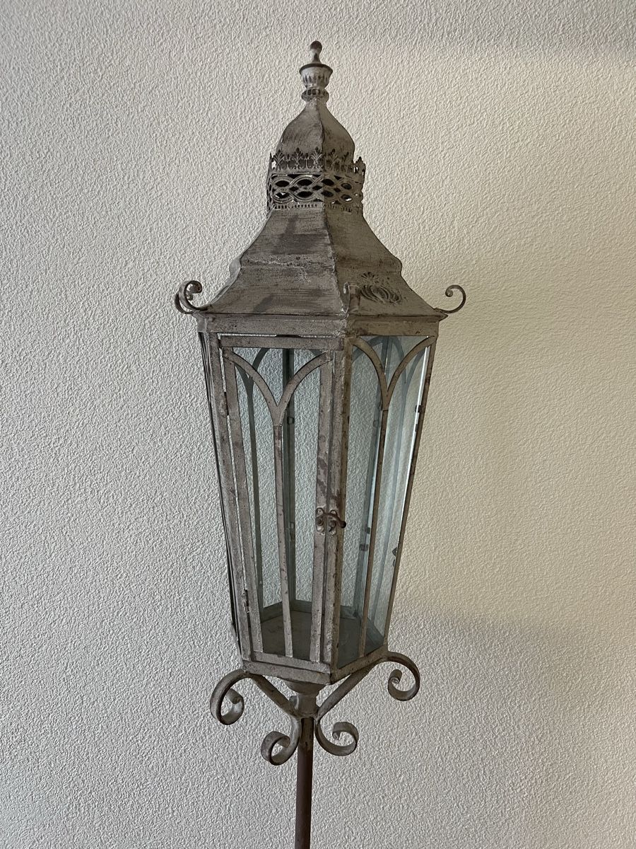 Tutte le decorazioni: Laterne Deko in Shabby Chic Look – Usato da Obfelden venduto da Moscheli 1