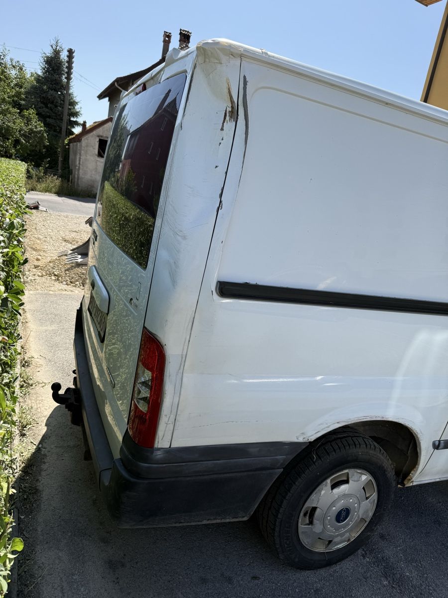 Ford Nutzfahrzeuge: Ford Transit pour bricoleur ou pour pièces – Defekt aus Orbe von G1o 3