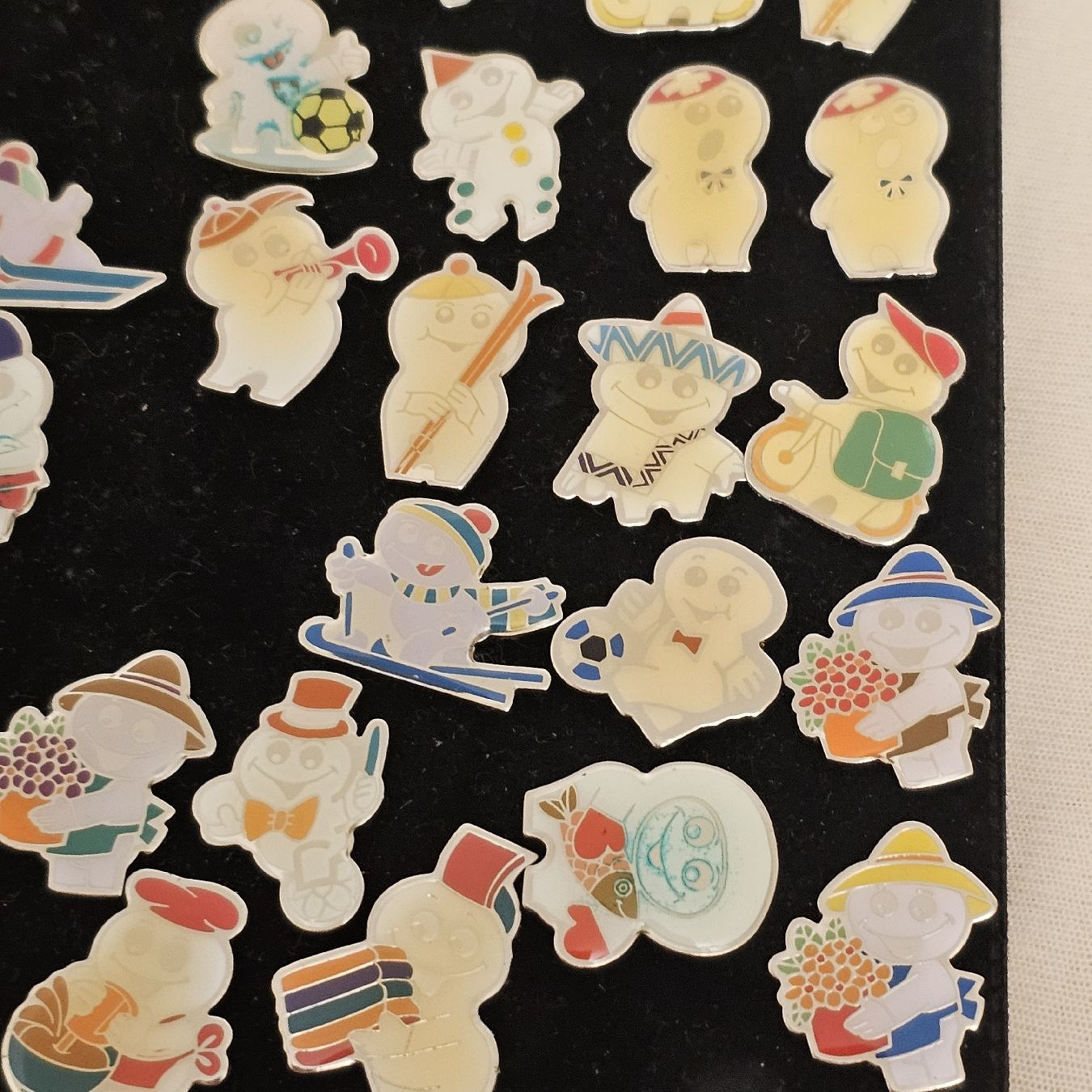 Maga Placchette & Badge: 100 stück sammlung  bio maga pins – Nuovo (secondo la descrizione) da wolfhalden venduto da 46464646 9