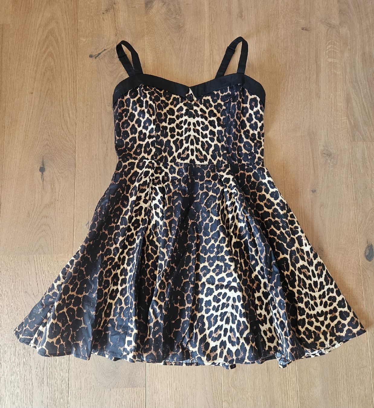 Kleider: Kurzes Kleid – Neu (gemäss Beschreibung) aus Sursee von sop_vxr7 2