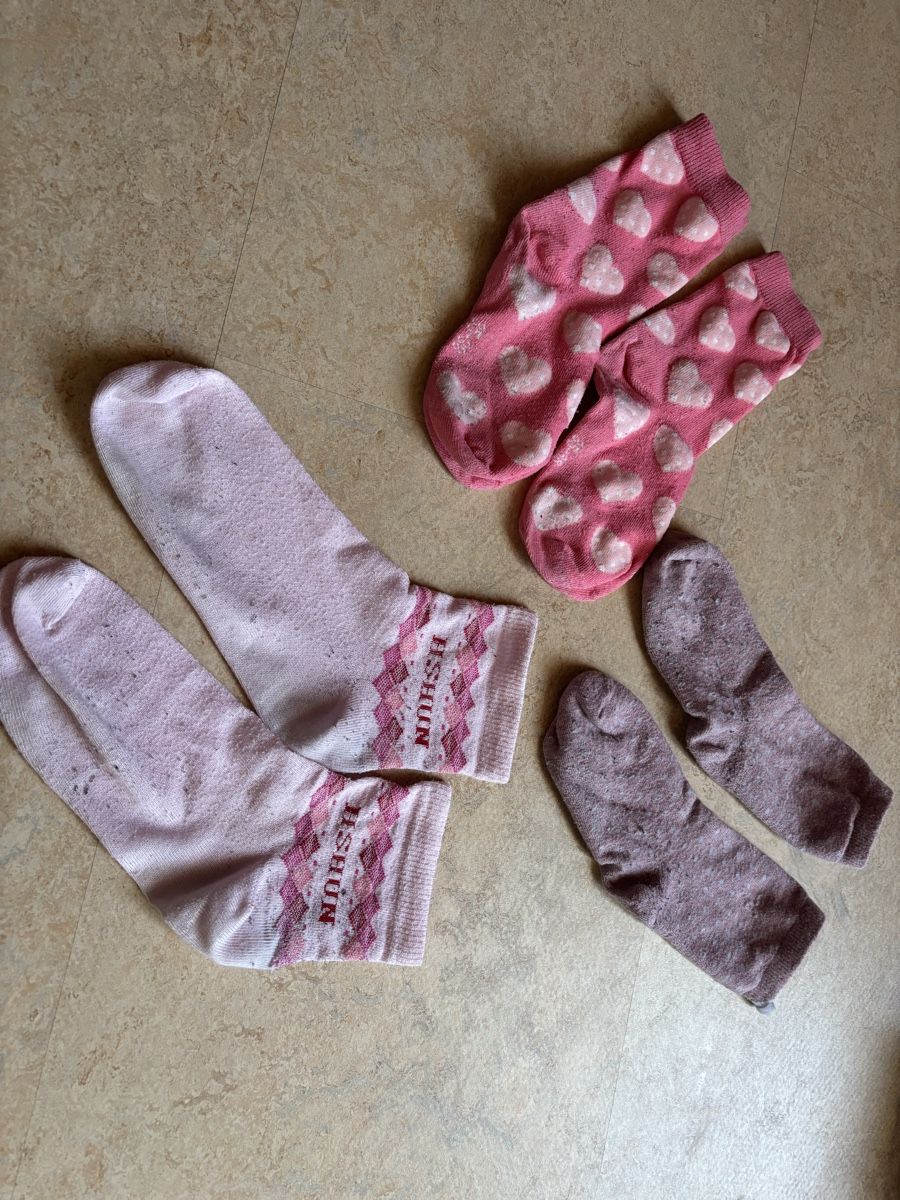 Socken: Chaussettes  – Gebraucht aus Courcelon von odi_9mjv
