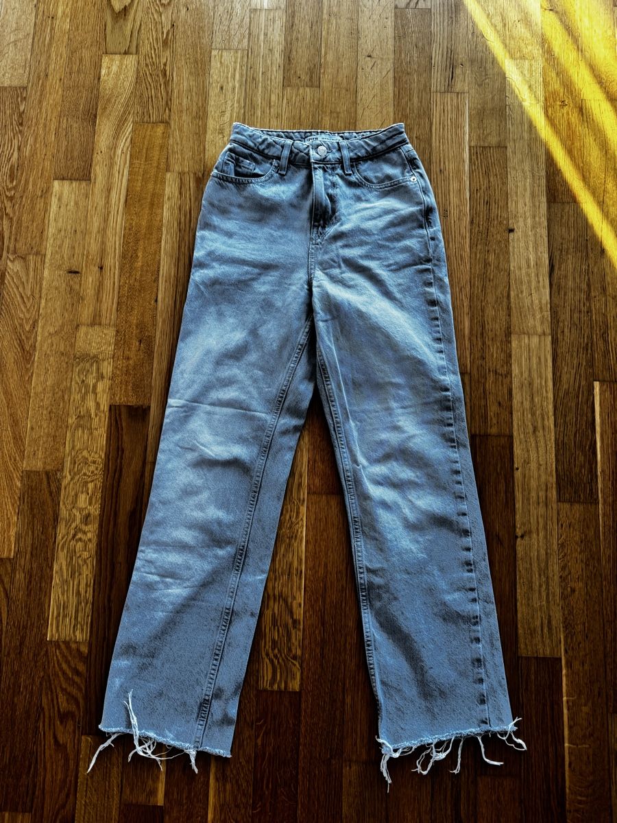 Zara Jeans: Graue Zara Jeans Damen Gr. 32 – Nuovo e nell'imballaggio originale da Bettlach venduto da Tradenet100