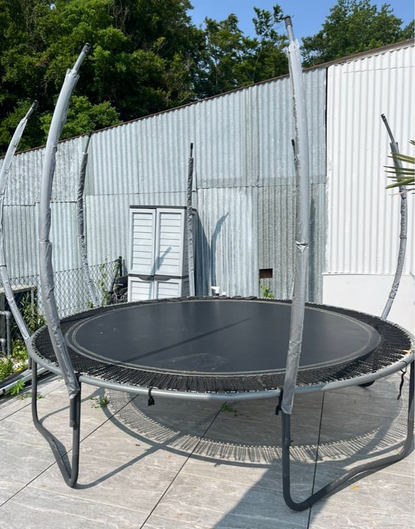 Trampolines: Trampoline LeJump - Amusement garanti pour vos enfants! – D'occasion à Chénens par Picco82 2