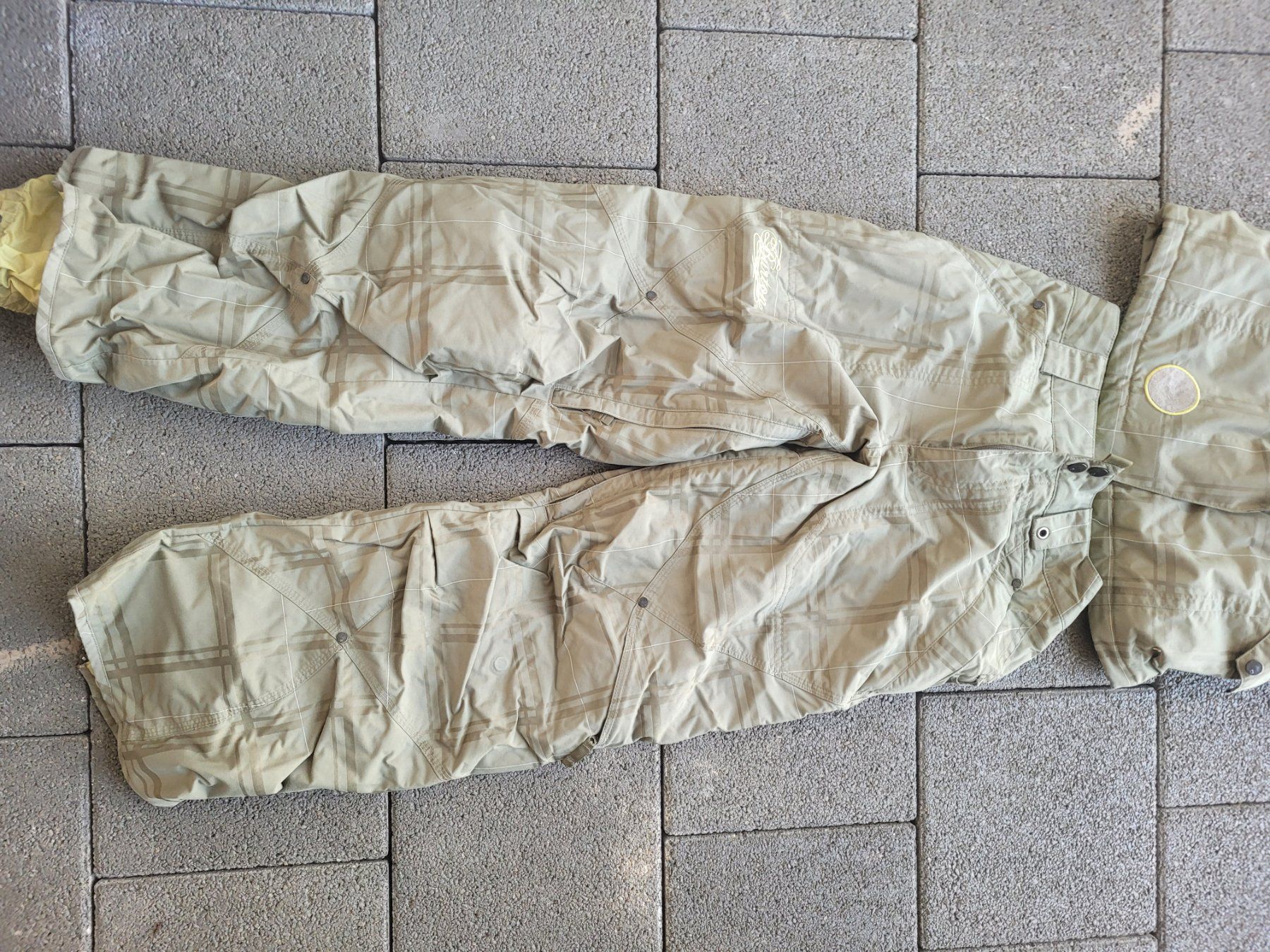 Burton Completi & Tailleur: burton skianzug gr xs – Usato da Schalunen venduto da Sunneschiin09 3