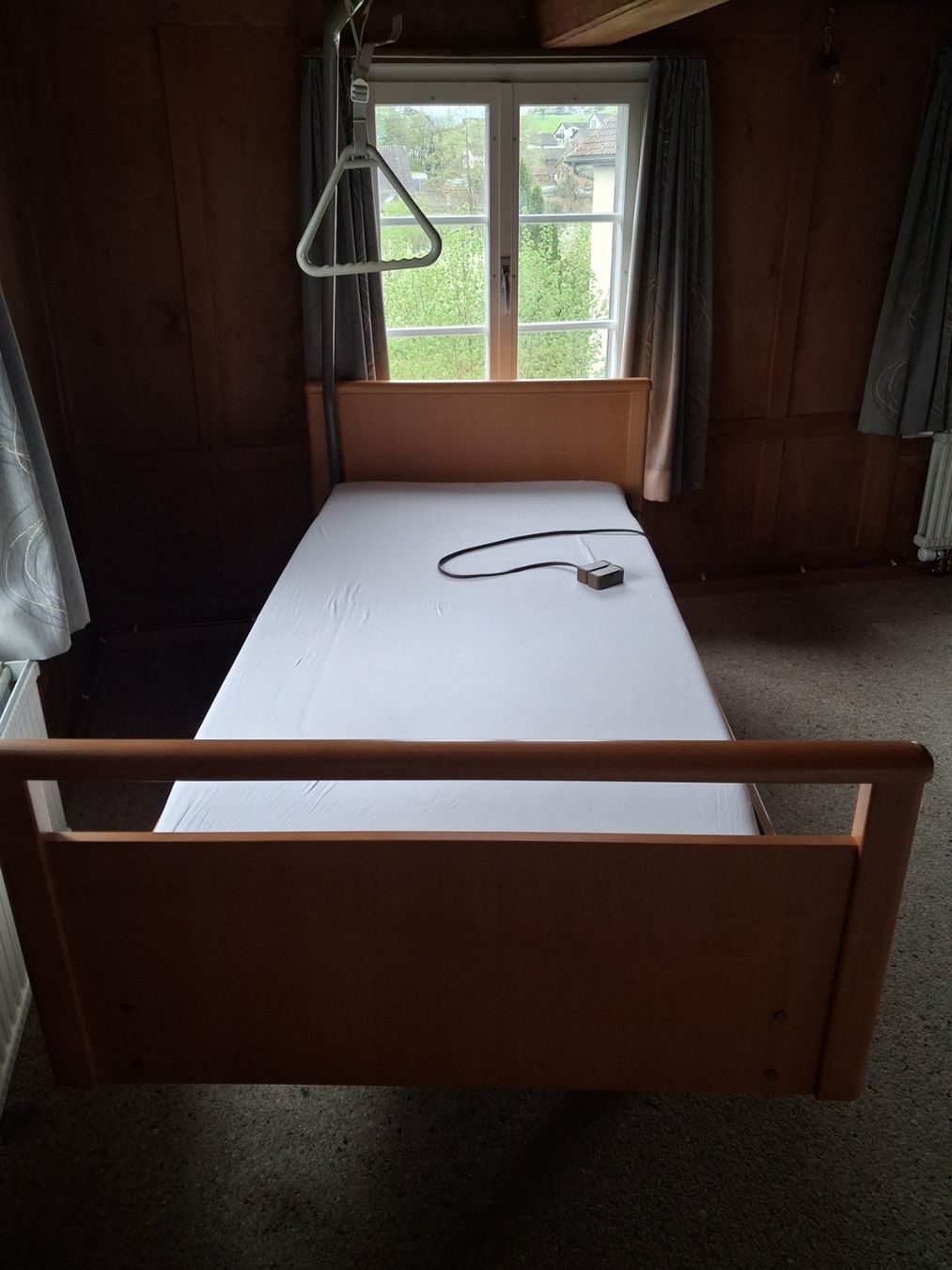 Letti: Spitalbett    elektrisch – Usato da Au ZH venduto da Karussell 2