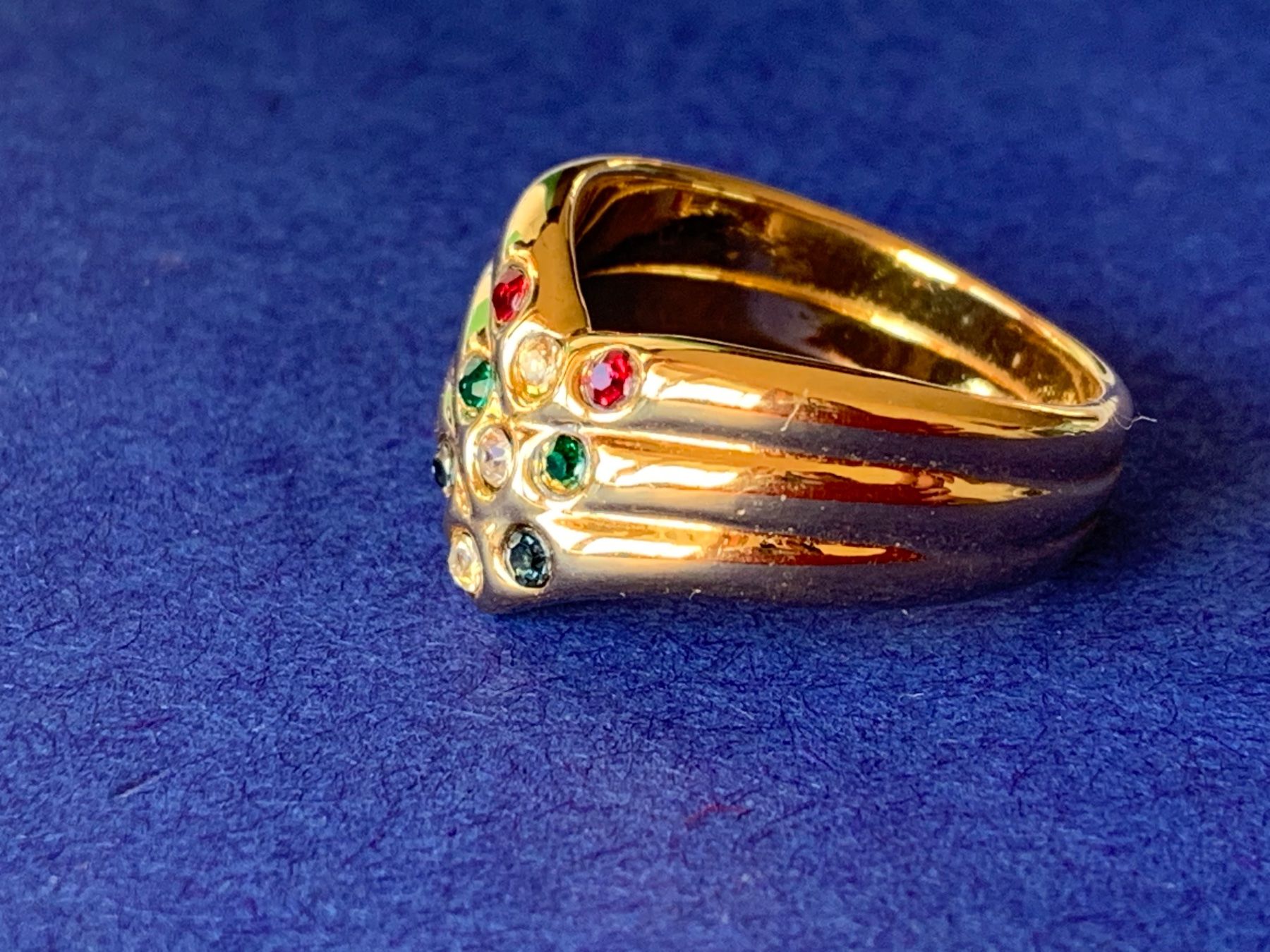 Bagues: Vergoldeter Ring 3 farbige Steinli (57) – D'occasion à Laufen par Bellebellezza 2