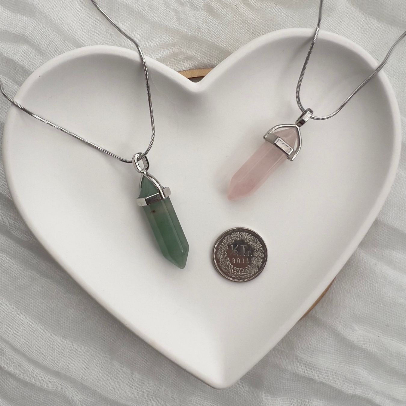 Ciondoli: Pendentif Menhir en aventurine verte – Nuovo e nell'imballaggio originale da Pully venduto da sunaddict 2