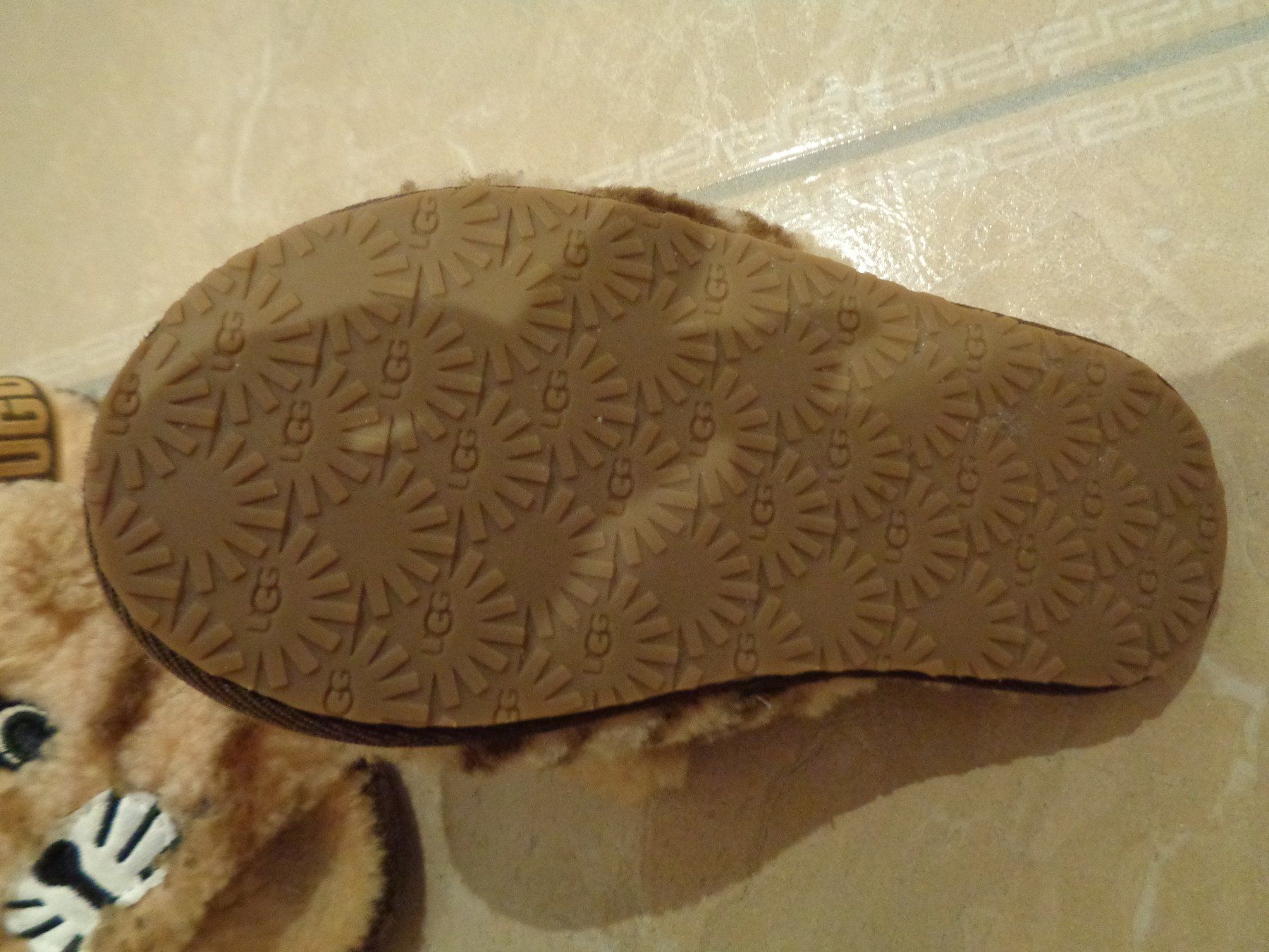 Ugg Scarpe per ragazze: UGG süsse Finken, 27.5 – Usato da Klingnau venduto da Markus14 2