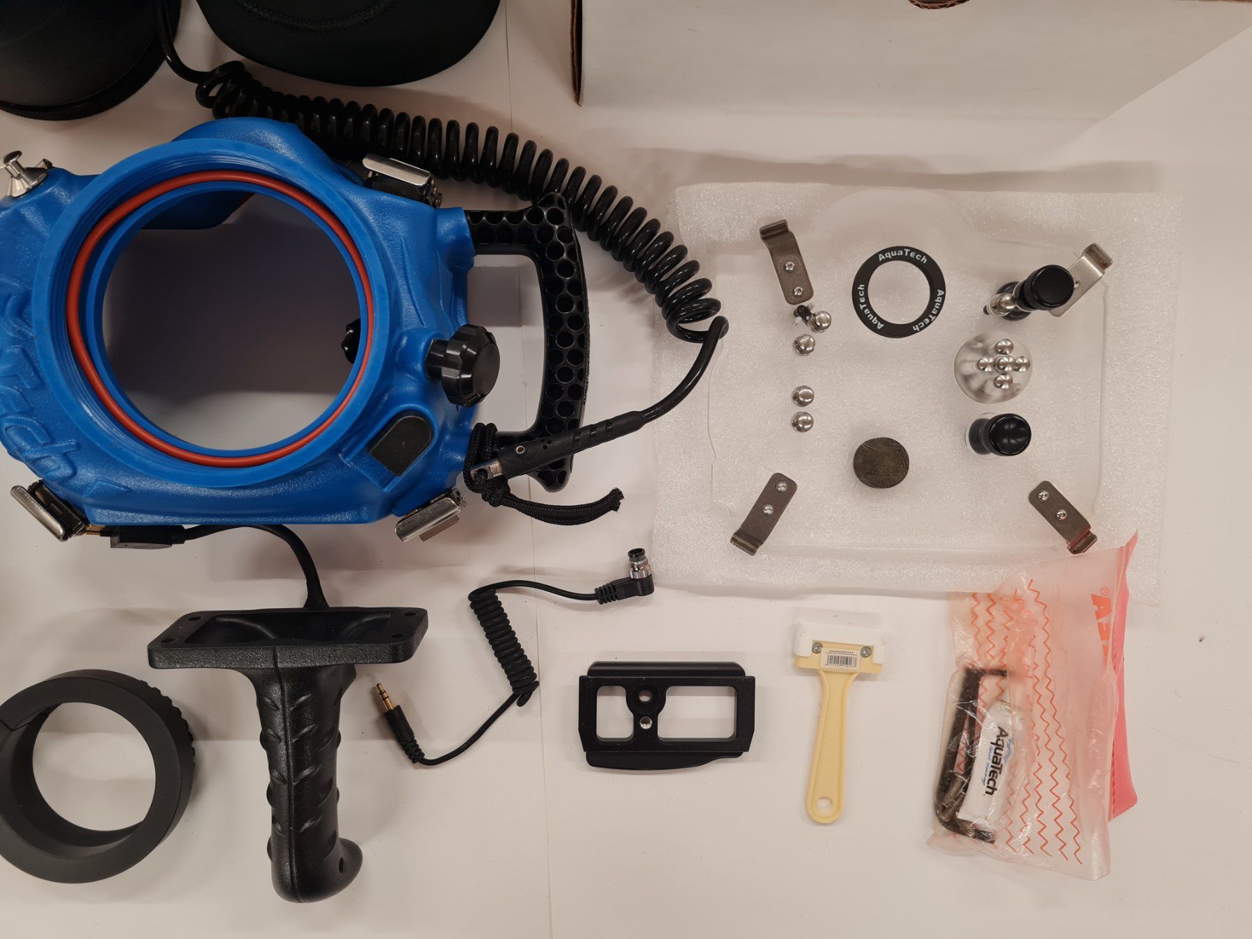 Lampes & Photographie: Grosses AquaTech Elite Unterwasser-Set – D'occasion à Blumenstein par Funicorn 8