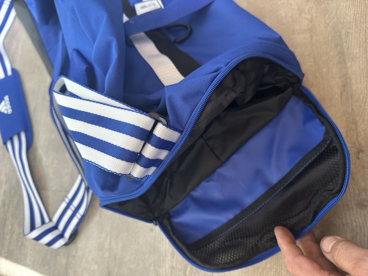 Taschen: Sporttasche adidas – Neu (gemäss Beschreibung) aus Henau von Rico131 3