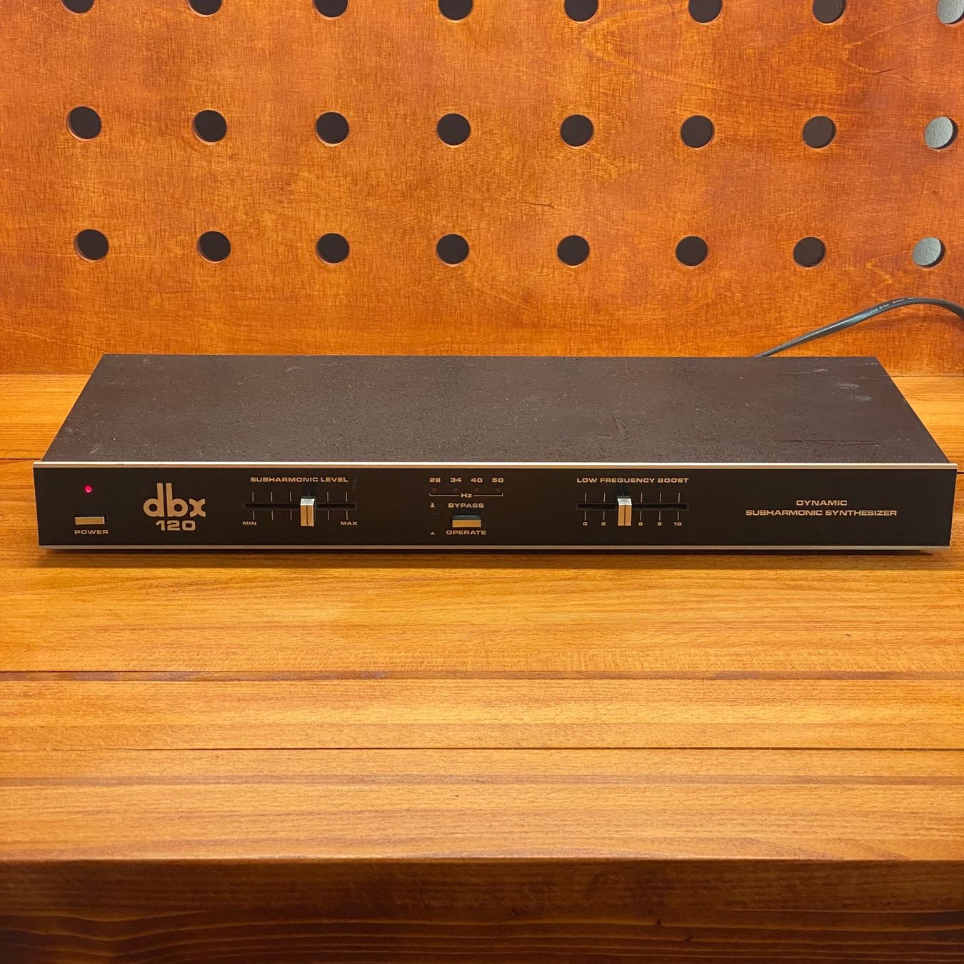 Dbx Equalizzatori: DBX 120 Dynamic Subharmonic Synthesizer – Usato da Luzern venduto da dos84