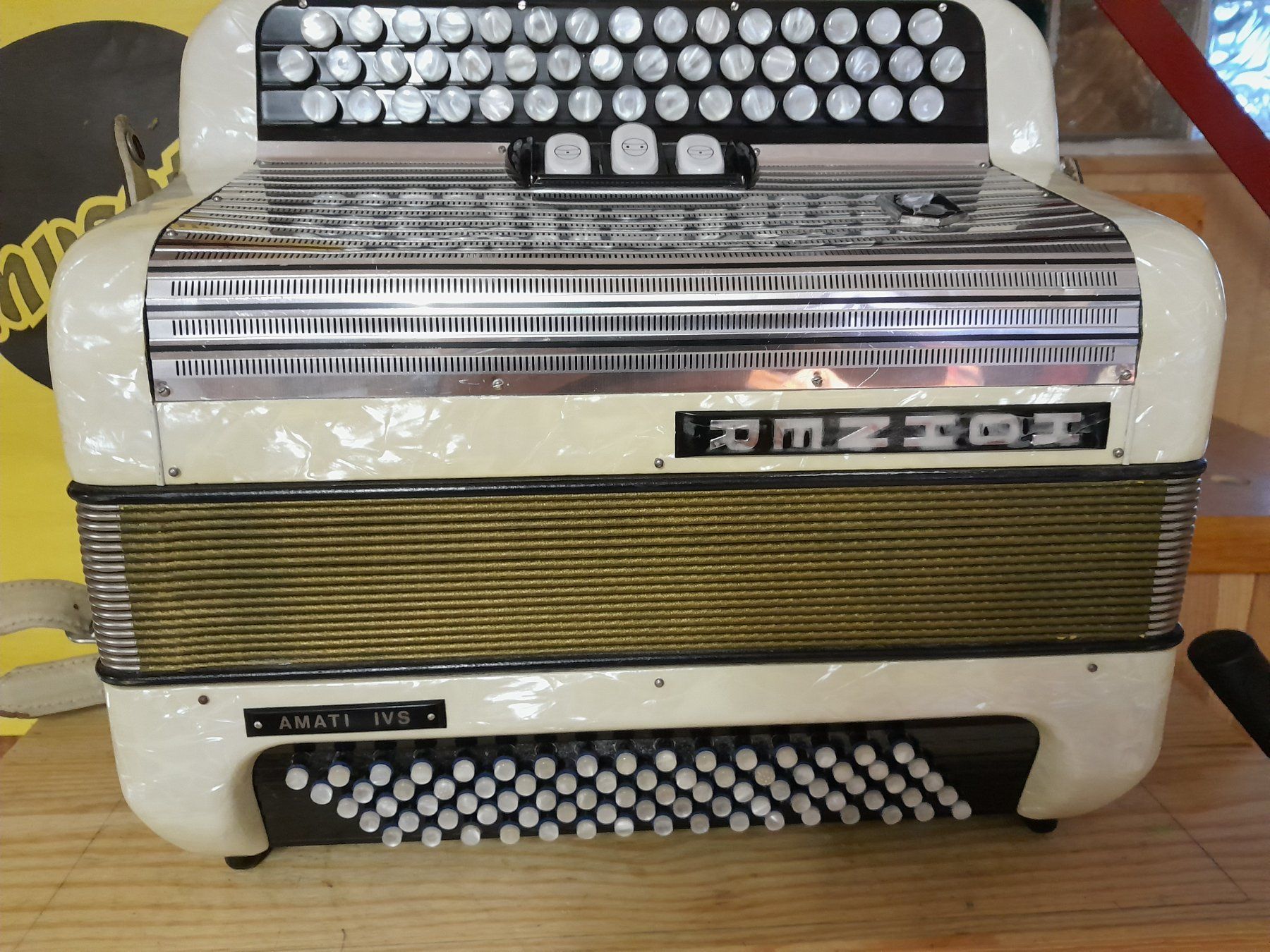 Strumenti musicali: accordéon Hohner amati – Usato da Grandson venduto da Tutu44