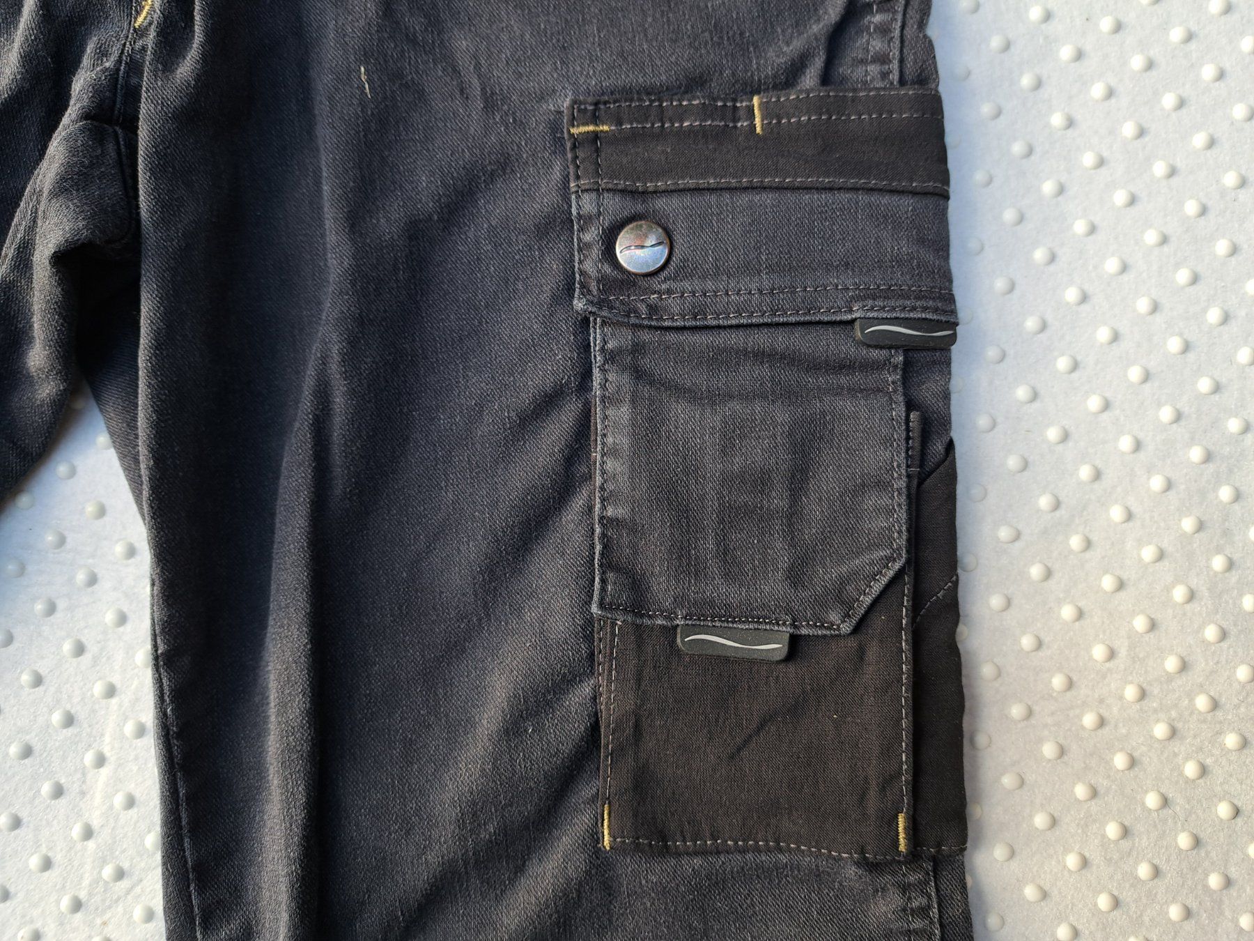 Wikland Pantaloni: Coole Wikland Hose / Arbeitshose, robust, Grösse 30/32 – Usato da Gysenstein venduto da joshuas81 1