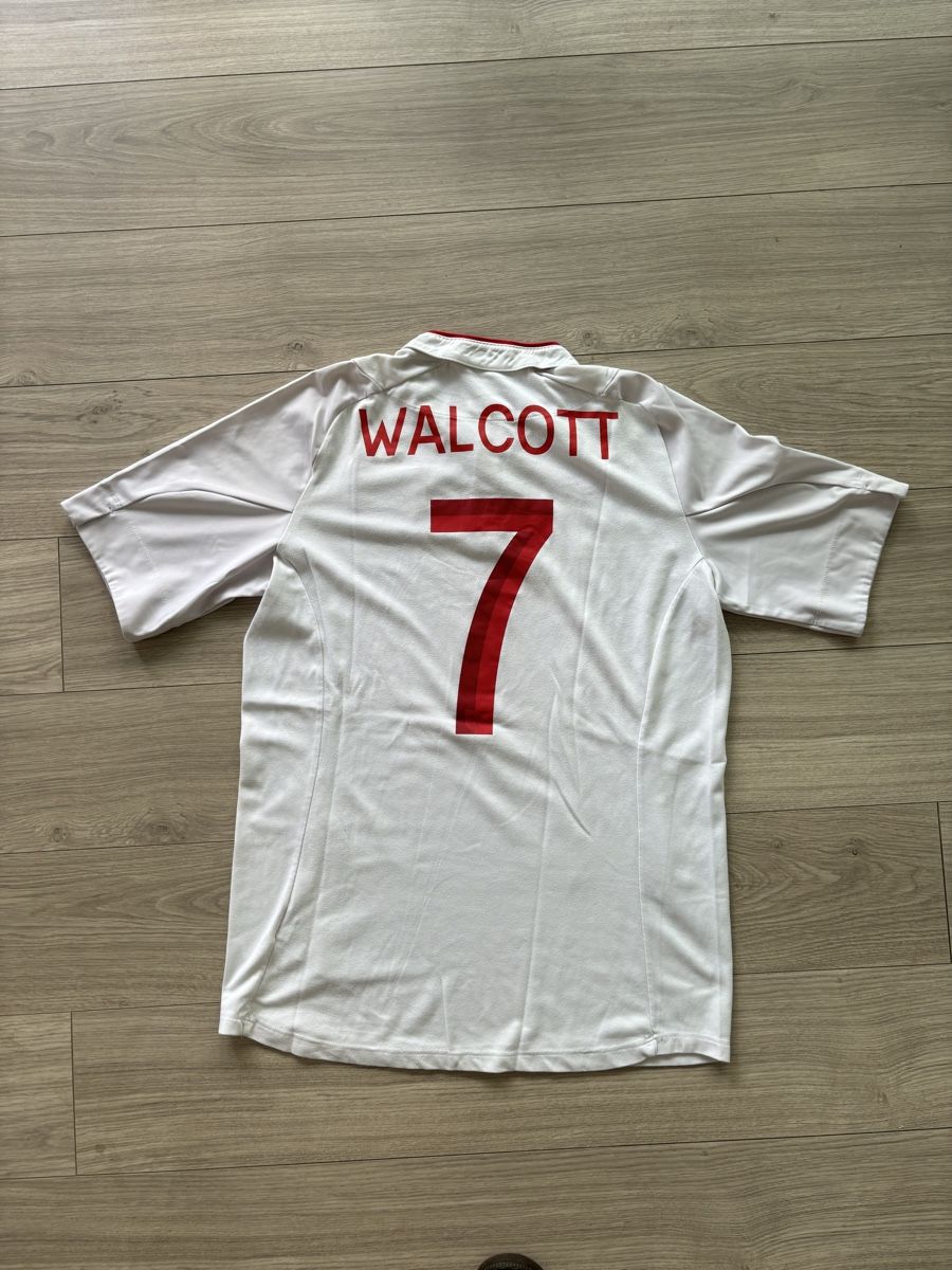 Umbro Canottiere & Pantaloni: 2012-13 England Home Shirt Walcott #7 – Usato da Castione venduto da REER 1