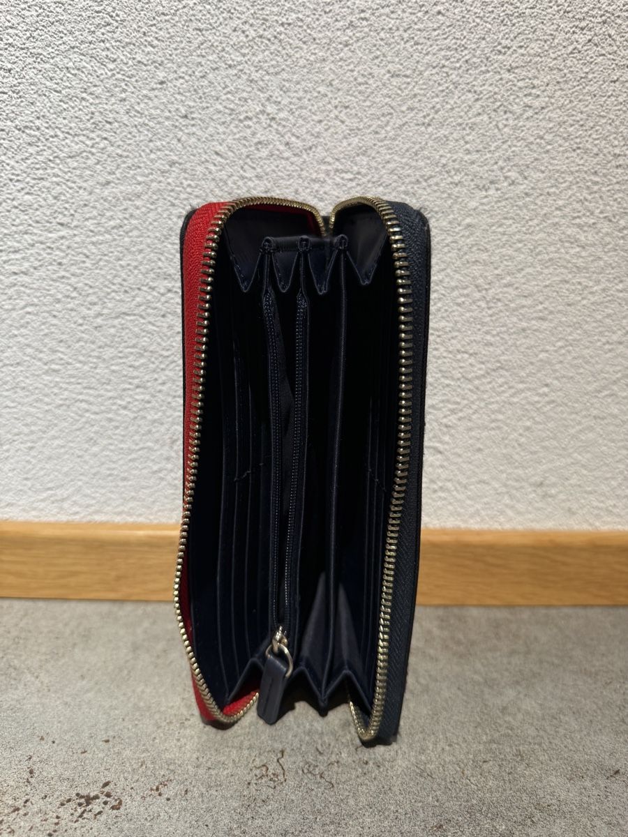Tommy Hilfiger Portemonnaie: Tommy Hilfiger Portmonnaie – Gebraucht aus Birrhard von lajasminelle 2