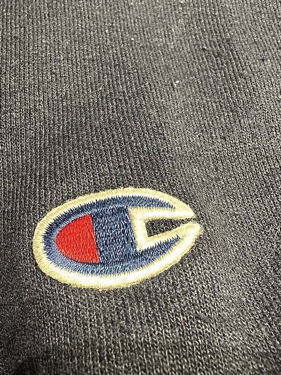 Pullover & Sweatshirts: Sweat Champion – Gebraucht aus Vionnaz von tet_ycz8 4