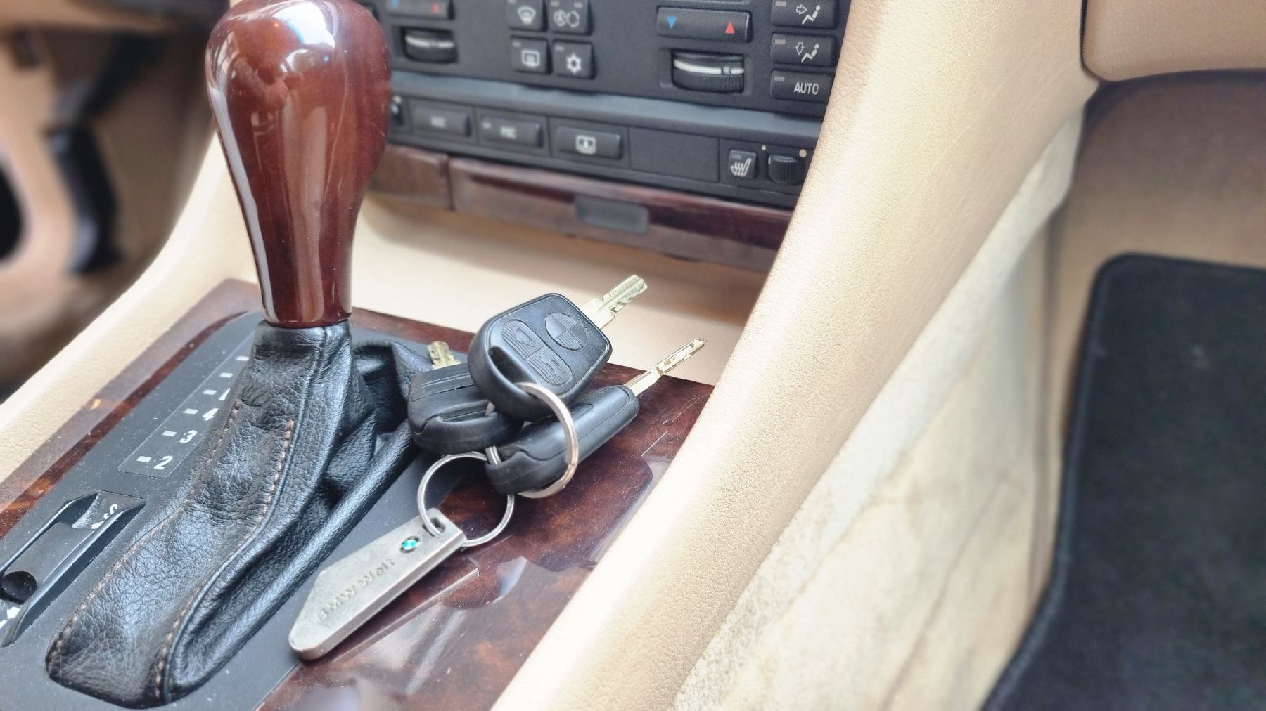 BMW Autos: BMW 730i E38 – D'occasion à Hochdorf par bed_9rgy 7