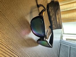 Neuwertige Oakley-Sonnenbrille