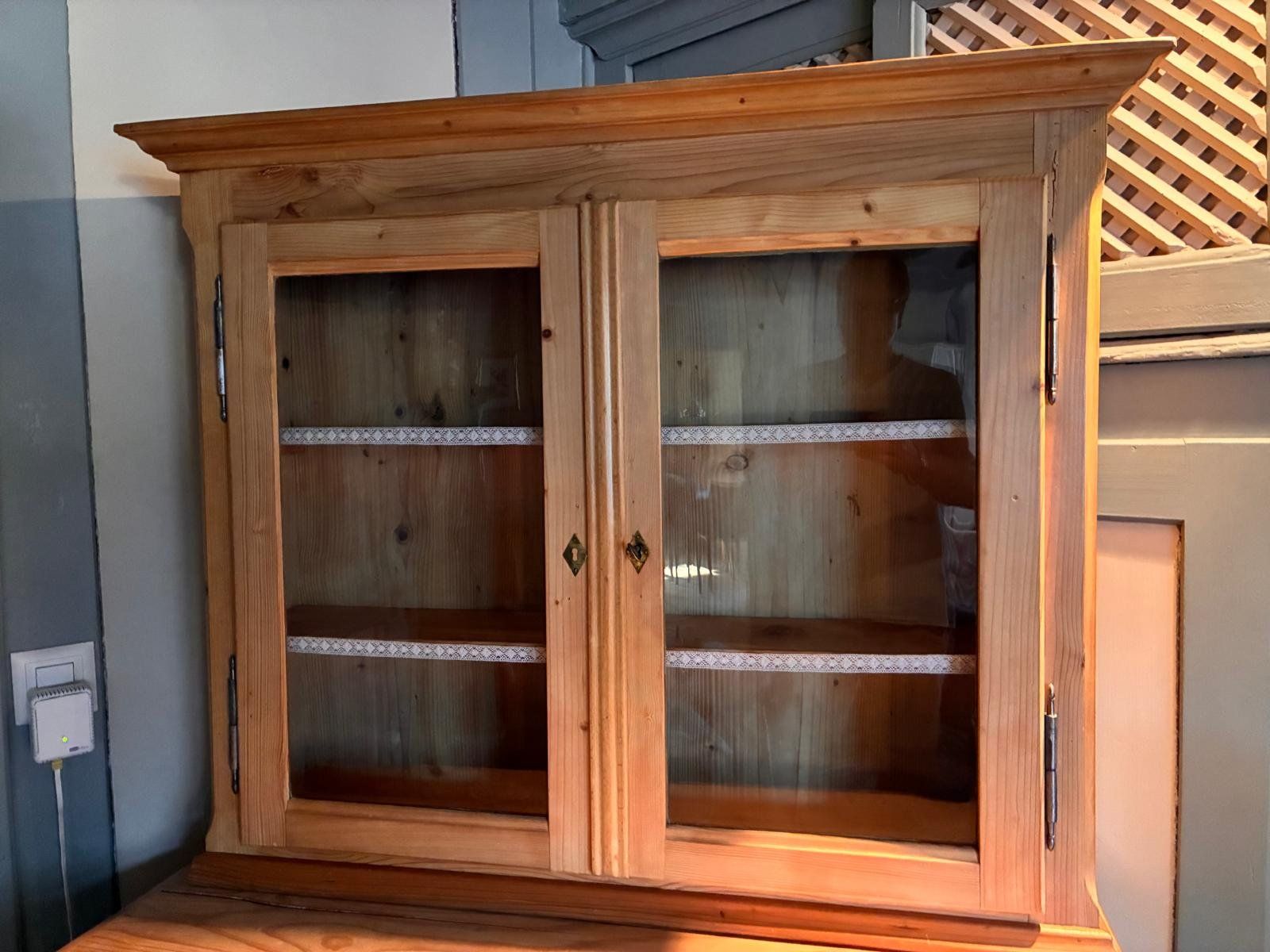 Kommoden: Holz-Kommode mit Vitrinenaufsatz – Gebraucht aus Löhningen von inf_l89d 3