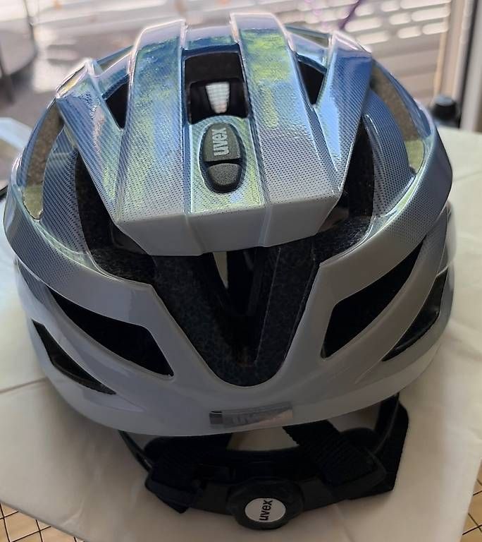 Caschi: Uvex Fahrradhelm Air Wing – Usato da Winterthur venduto da ver_f2wl 2