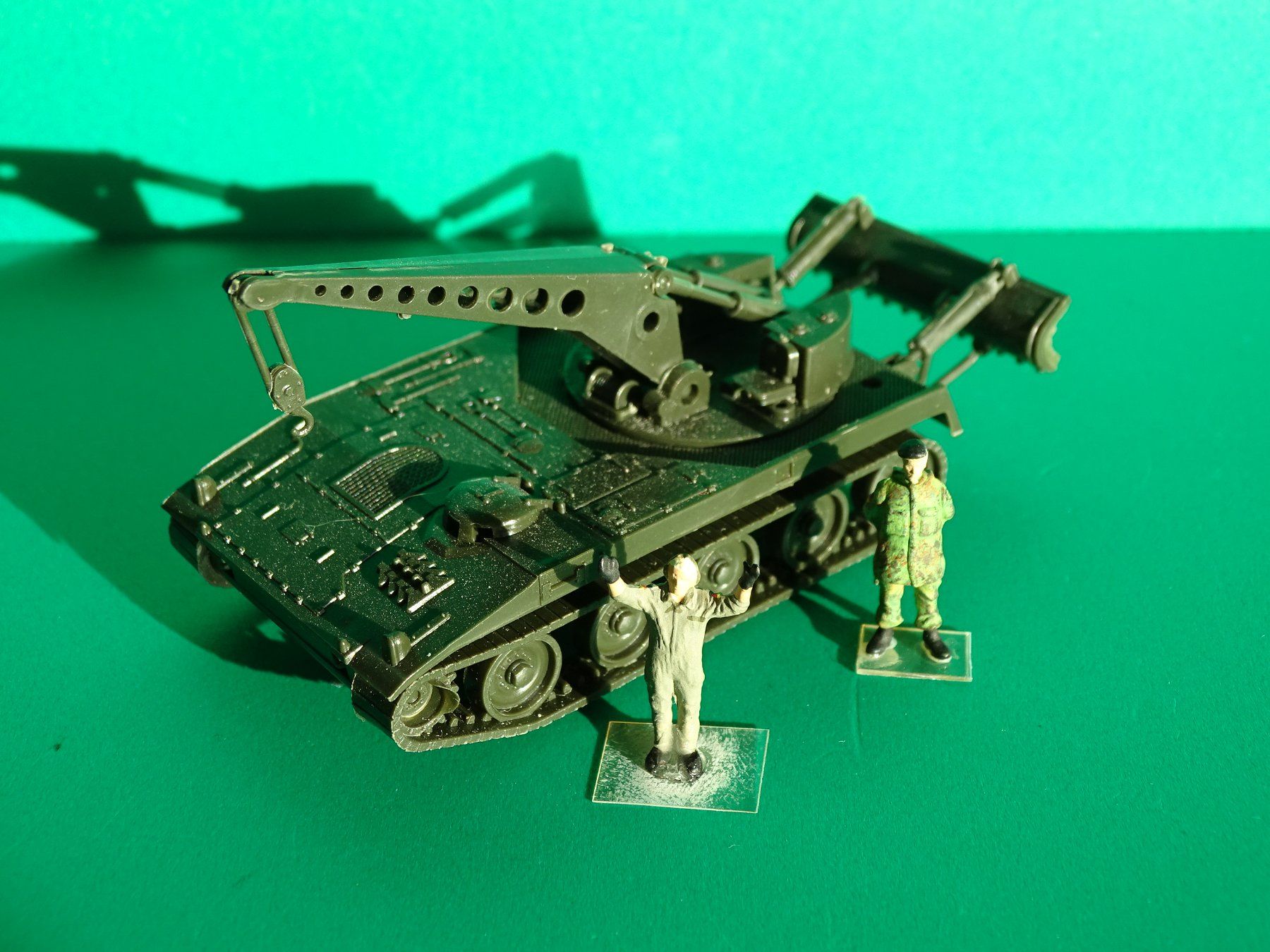 Modellini d'auto: Panzer von Roco mit Figuren 1/87 – Usato da Bretzwil venduto da Meex