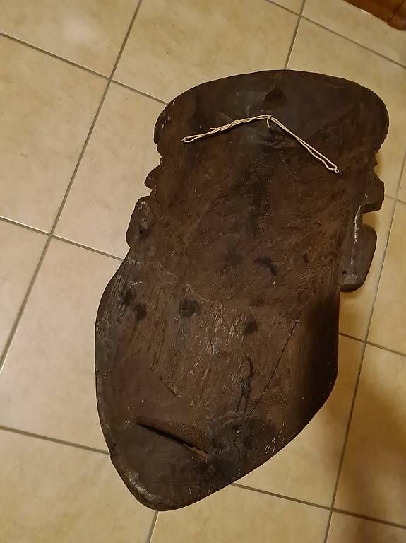 Arte internazionale: Masque en bois d'Eben – Usato da Cressier FR venduto da Narsuak 1
