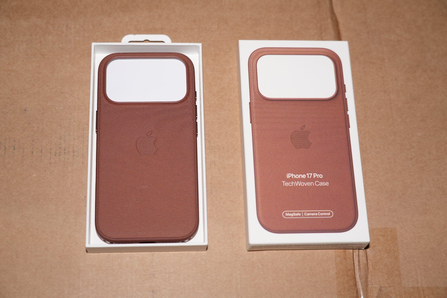 Apple Cover & Protezioni schermo: Apple TechWoven Case iPhone 17 Pro Braun – Usato da Zürich venduto da Verkaufen-Schweiz 1