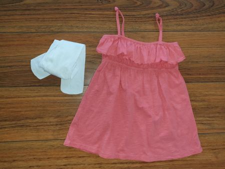 **BENETTON** Sommer Top + gratis Strumpfi Gr. 128/134