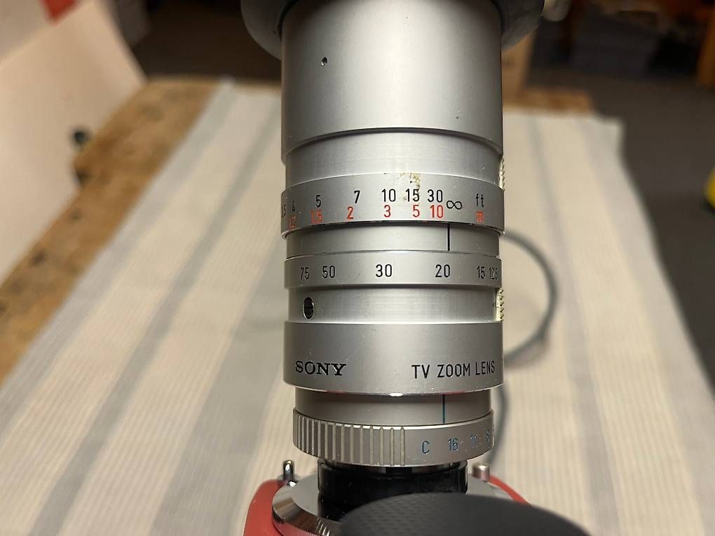 Sony Camcorder: Caméra SONY AVC-3420CE vintage + zoom – Gebraucht aus La Chaux-de-Fonds von Simone1180 2